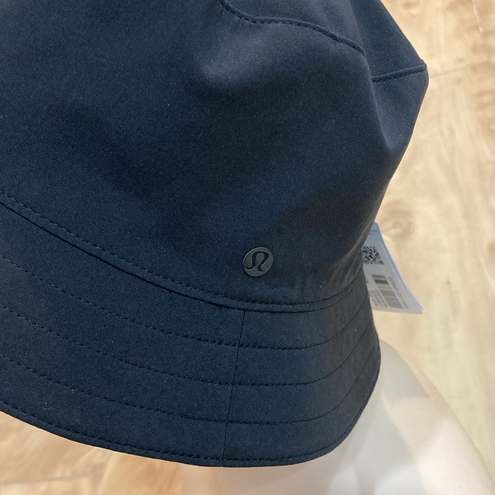 NWT Lululemon Both Ways Bucket Hat blk/camo - Picture 2 of 15